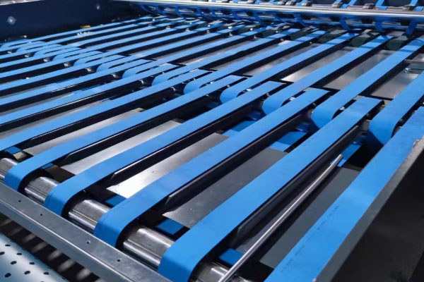 Cinta Encoladora para Plegado de Cajas de Cartón Corrugado