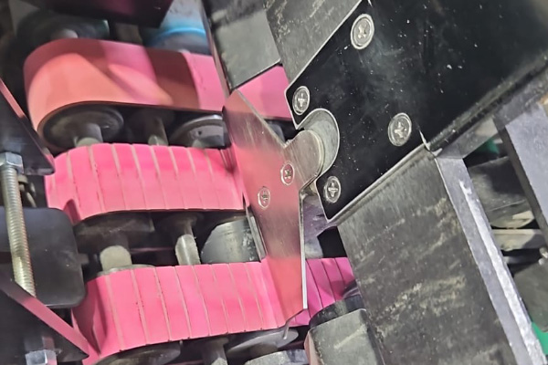 Banda de Caucho Ranurada para Sistemas Postales